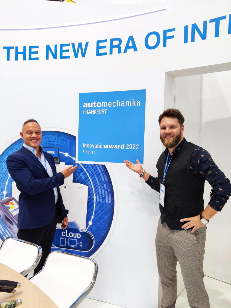 Pracownicy firmy Multichem na targach Automechanika